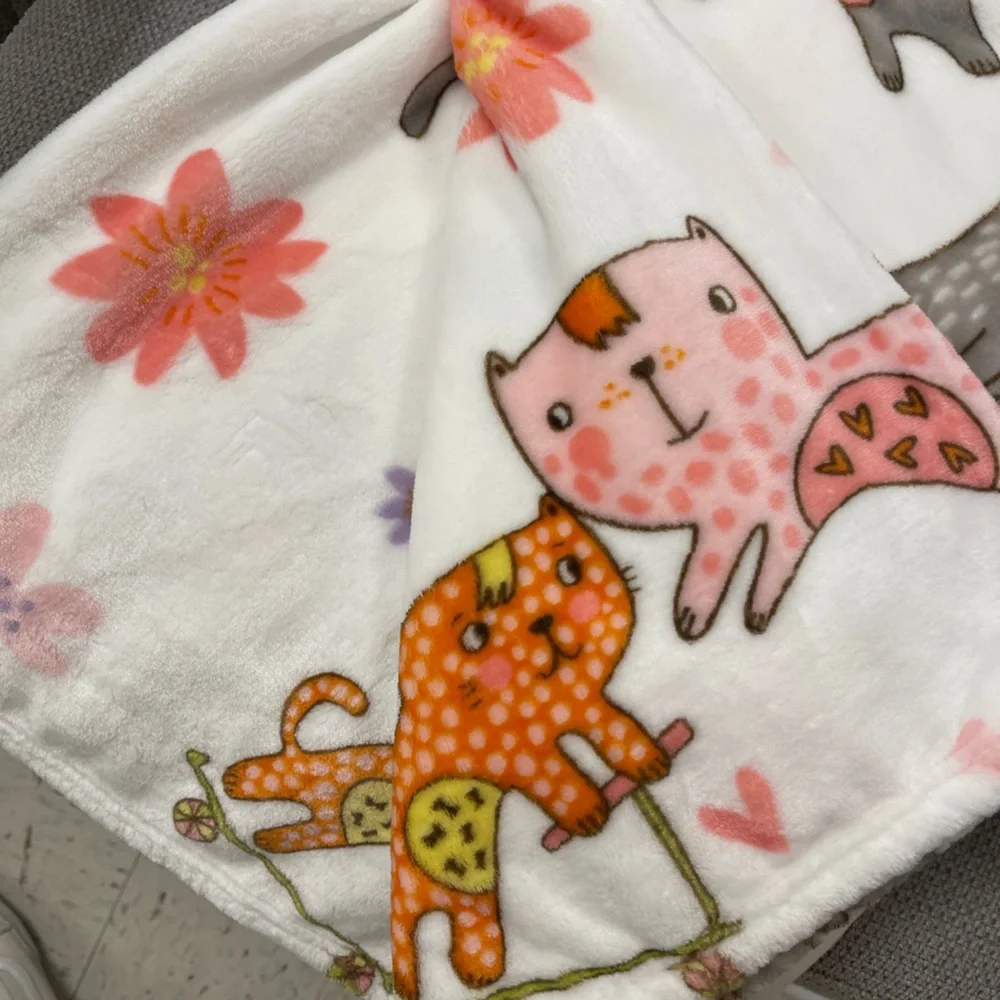 Summer Cats & Flowers Pink, White, Grey and Purple Plush Throw blanket 60x70 NWT